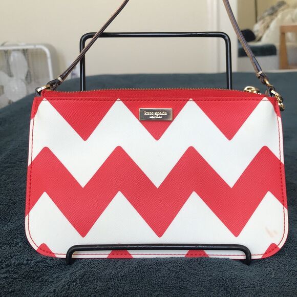 Kate Spade chevron red and white wristlet clutch - Picture 1 of 8